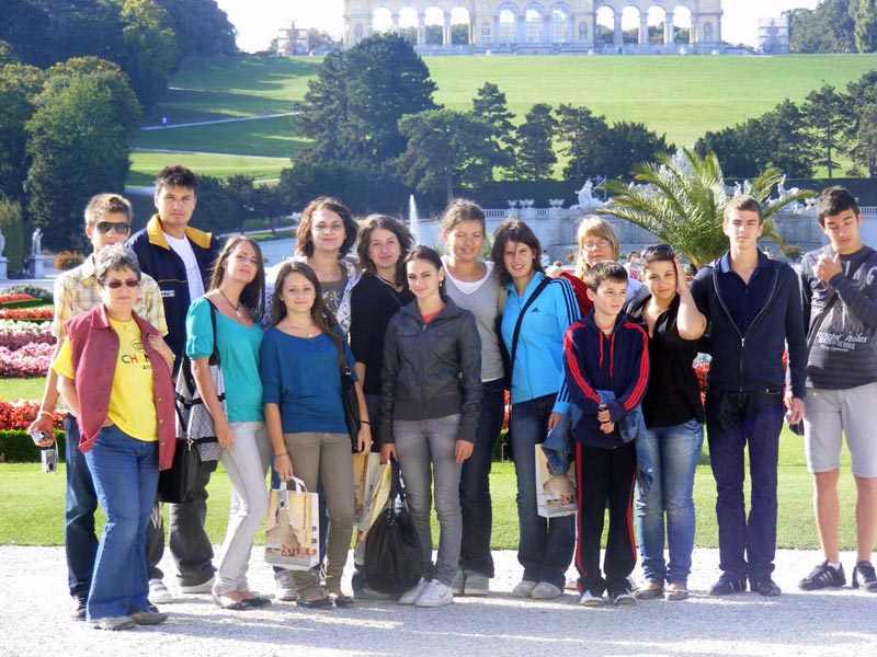 Grup Colegiul Naţional „Unirea”, castelul Schonnbrun, Viena