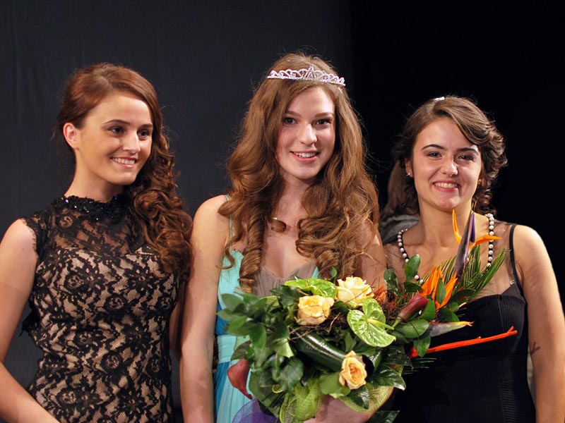 Gligor Cristina Nicoleta, Musgociu Alexandra, Miss Gólya 2013 és Dobos Cristina