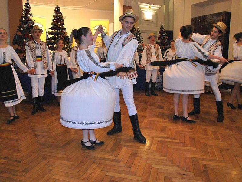 Román népi tánc, Karácsonyi Ünnepély