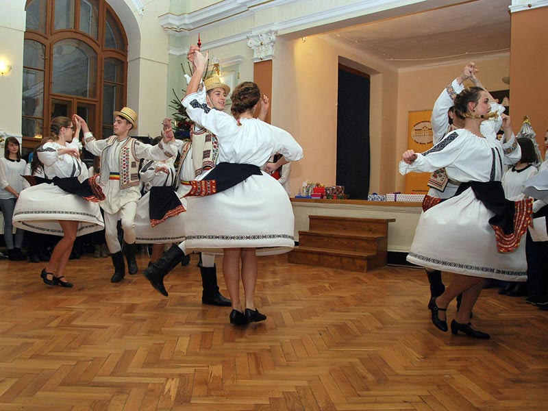 Folk dance, Christmas Celebration, “Unirea” National High School