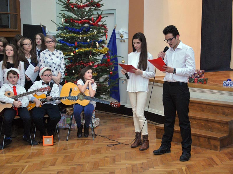 Mărginean Maria Alexandra and Zeceş Răzvan presenters, Christmas Celebration