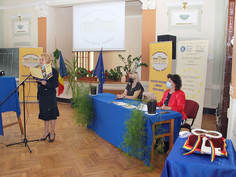 Conducerea Colegiului, profesorii dr. Stănescu Aurora Manuela, Iacov Hermina Maria și Sabău Laura Stanca