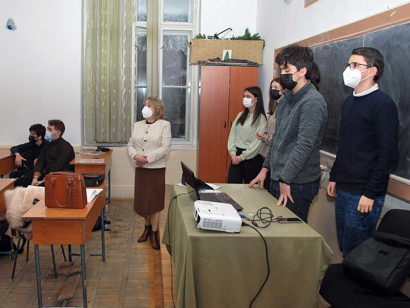 Director dr. Stănescu Aurora Manuela, Eminescu - la timpul prezent, din perspectiva unui adolescent