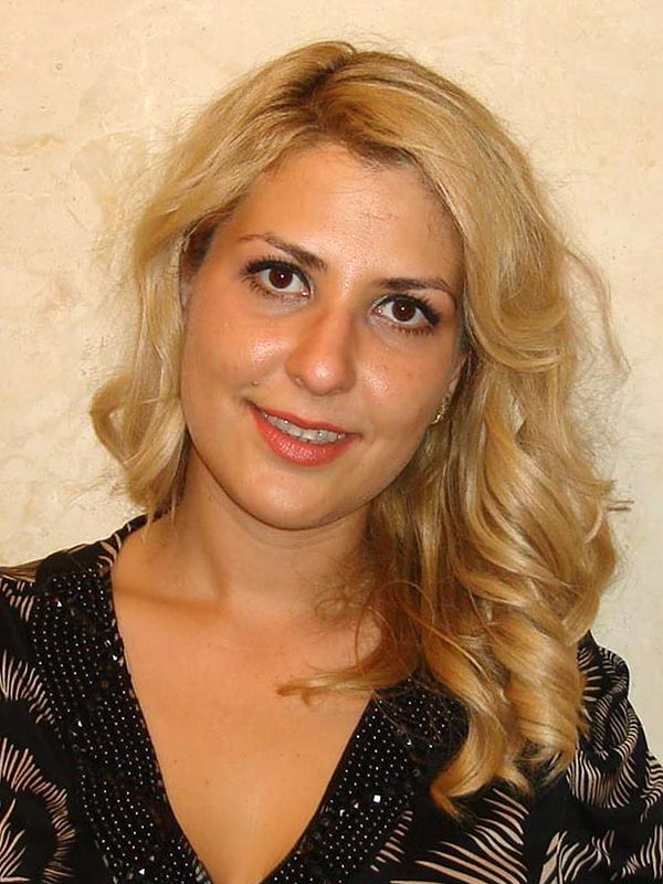 Dr. Niţulescu Diana Anca, Román nyelv