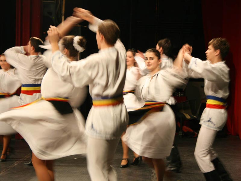 Román népi tánc, Kollégium napok