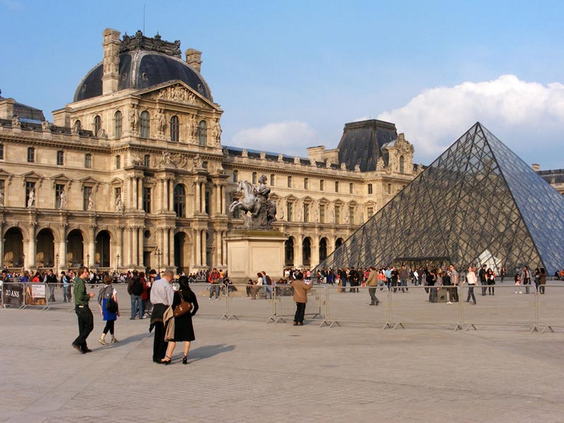 Muzeul Louvre, Paris