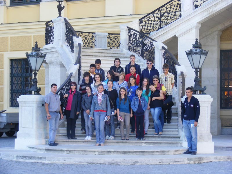 Grup Colegiul Naţional „Unirea”, castelul Schonnbrun, Viena