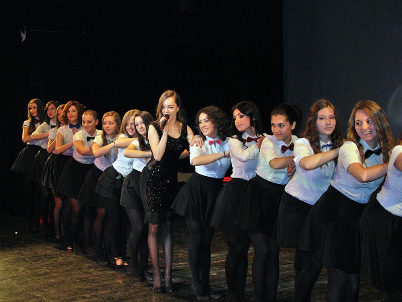 Şeulean Andreea Cosmina, az Unirea Nemzeti Kollégium tánccsoportja
