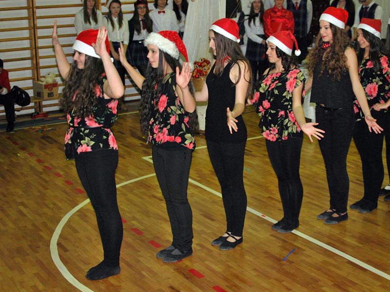 Trupa de dans a şcolii, Sărbătoarea Crăciunului