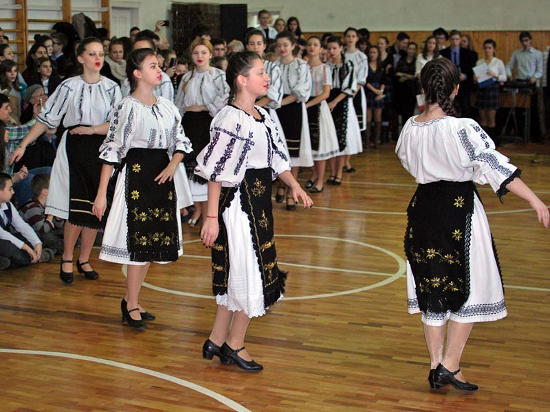 Dans popular românesc, Zilele Colegiului Naţional „Unirea”
