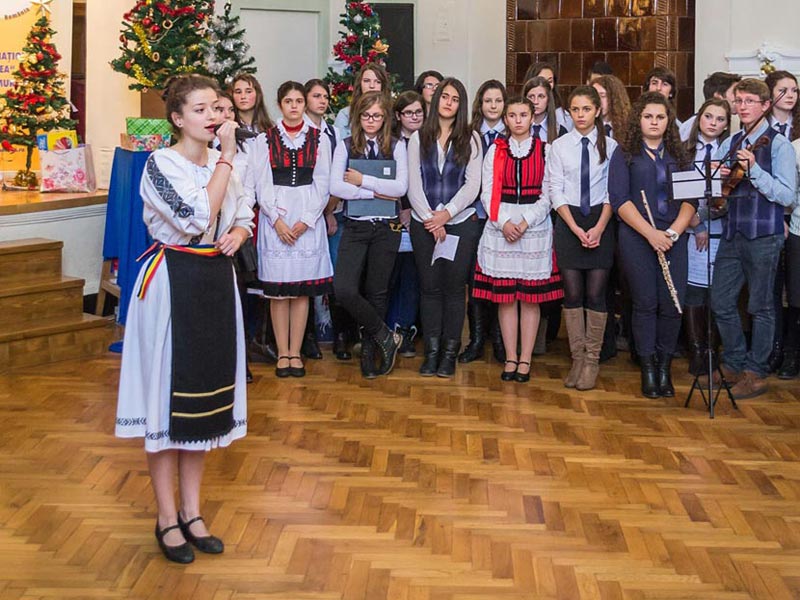 Răuţă Alexandra Raluca, diákok kórusa, Karácsonyi Ünnepély