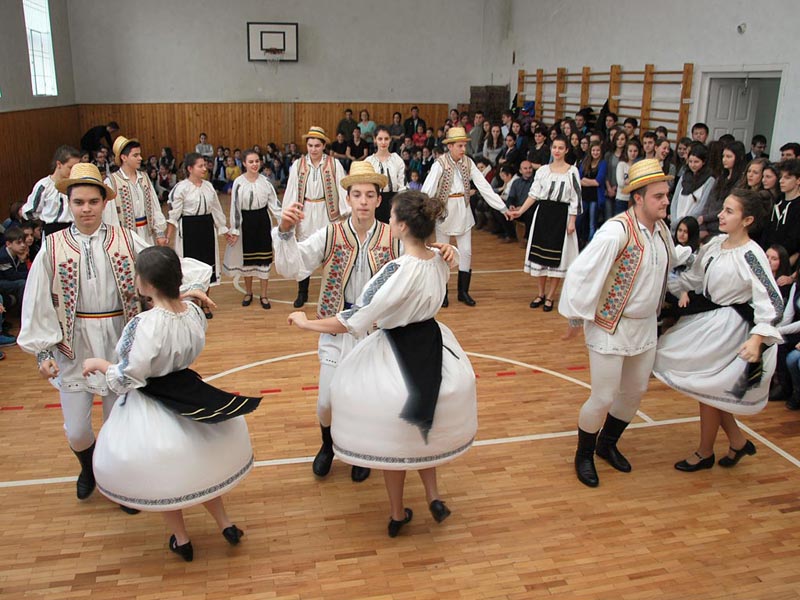 Dans popular românesc, „Dansul - limbaj al sufletului”