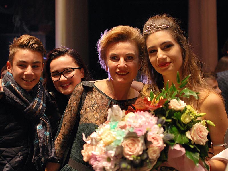 Chiorean Doris Valentina (premiul de popularitate), Balul Bobocilor 2015, Teatrul Naţional