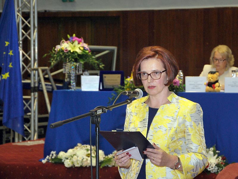 Tăban Claudia tanár, XII. F osztályfőnök